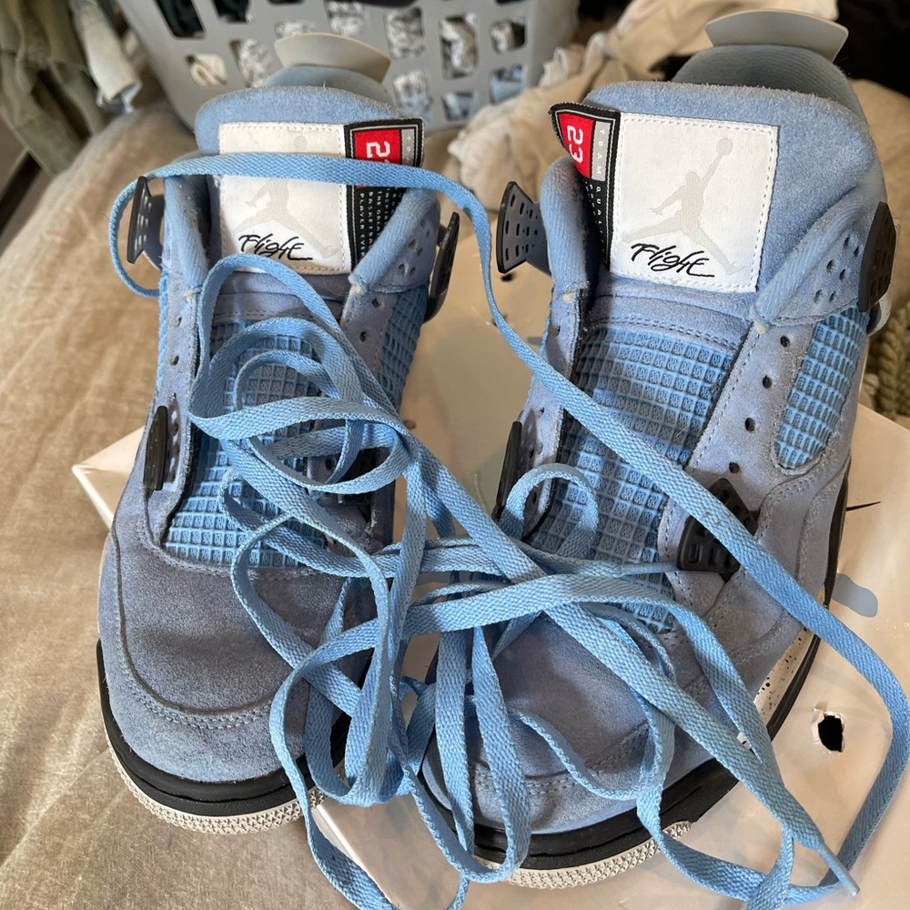 Air Jordan Retro 4.  University Blue.